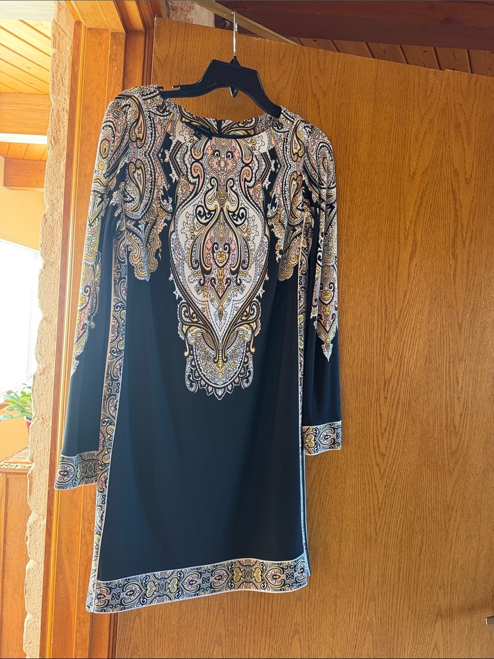 Donna Morgan Women's Black Paisley Long-Sleeve Shift Dress